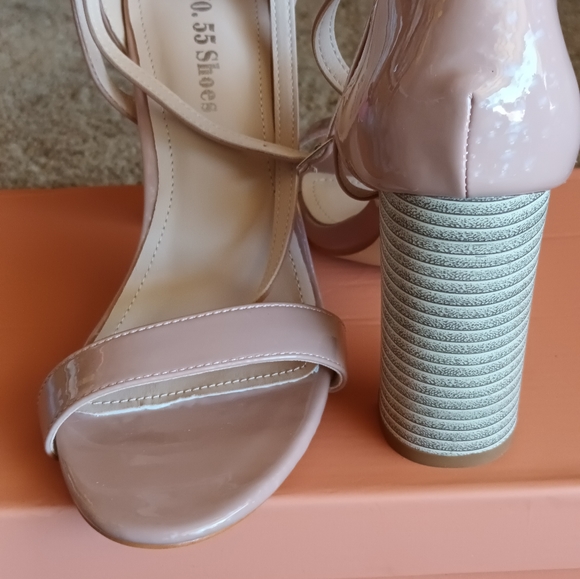 Women's shoes - Picture 2 of 2